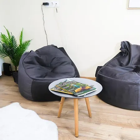 Center, Nicely Renovated With 3 Bedrooms Apartmán *