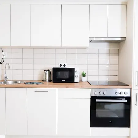 Appartement Center, Nicely Renovated With 3 Bedrooms *